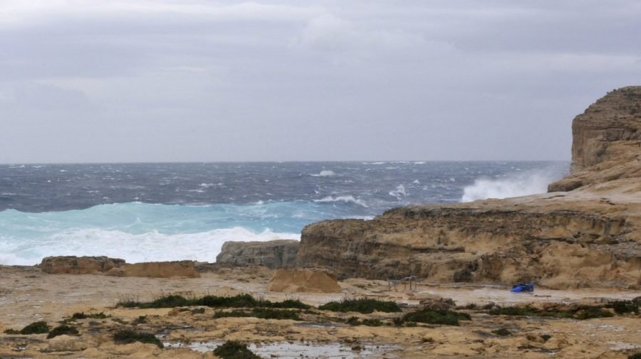 Stone-age hunters crossed the Mediterranean, study finds