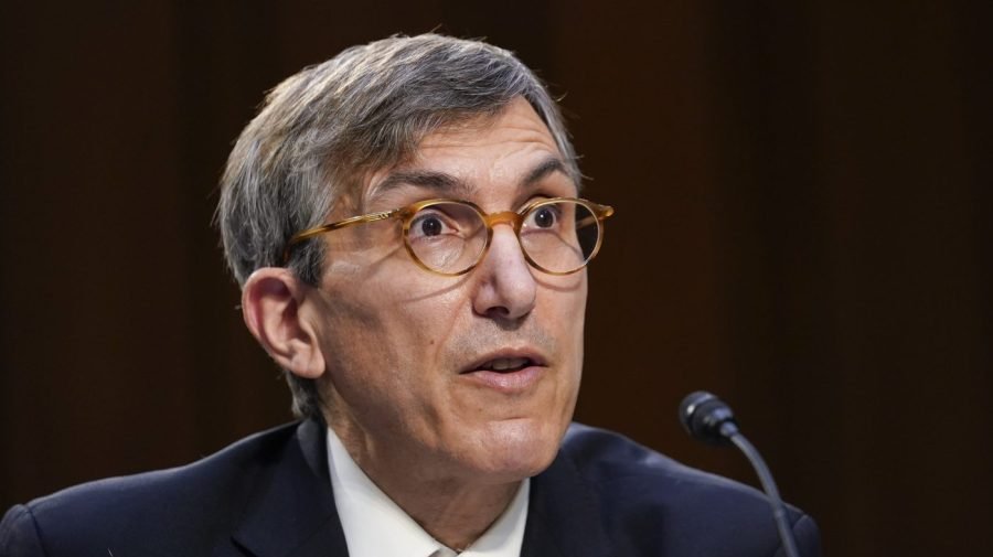 Ousted FDA vaccine chief makes plea to families to vaccinate children