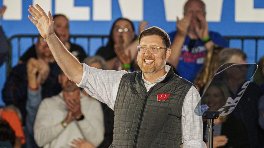 Wisconsin Democratic chair announces plans to step down