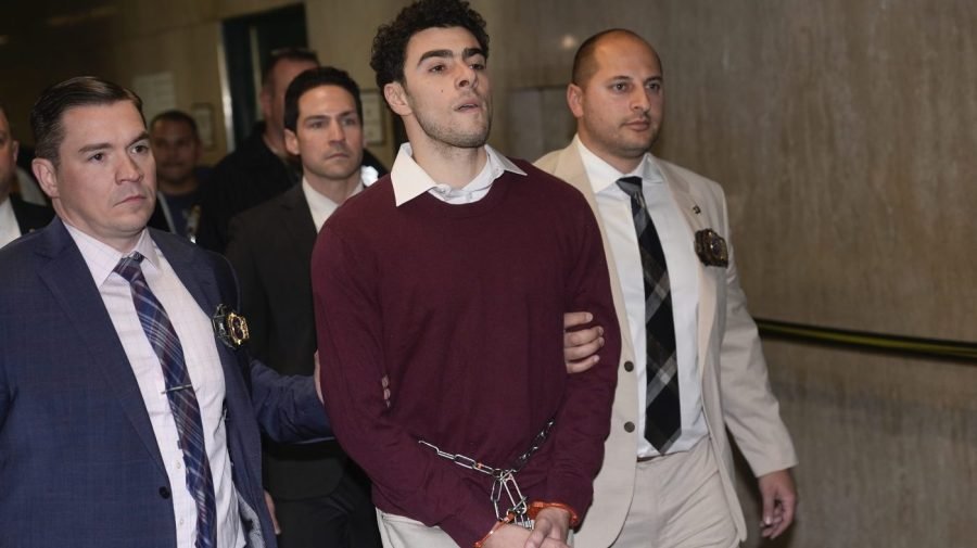 Bondi instructs prosecutors to seek death penalty for Luigi Mangione