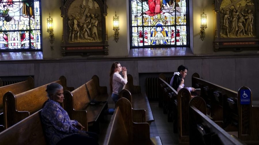 Young Americans are becoming less religious: Survey