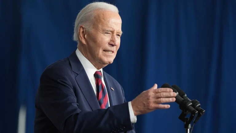 Biden returns to the spotlight to address the issue that could define the 2026 midterms