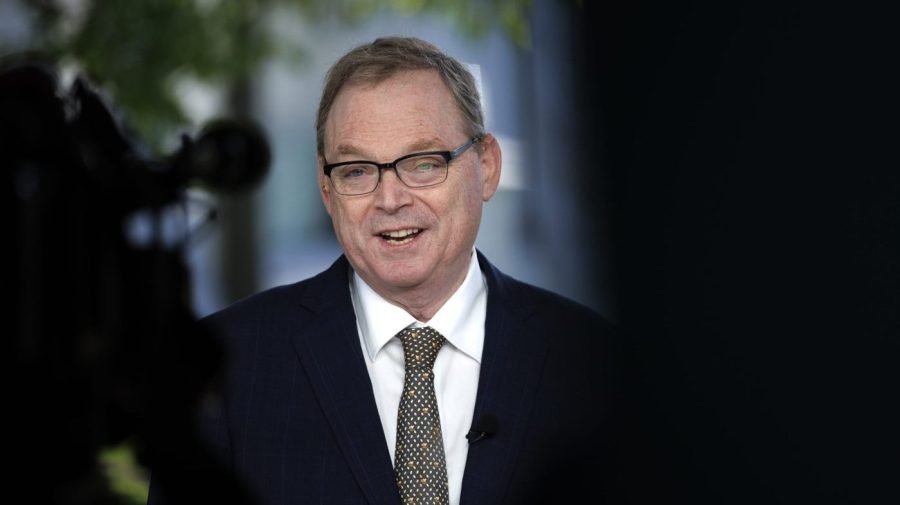 Hassett on whether Trump is worried about empty shelves: 'Absolutely not'