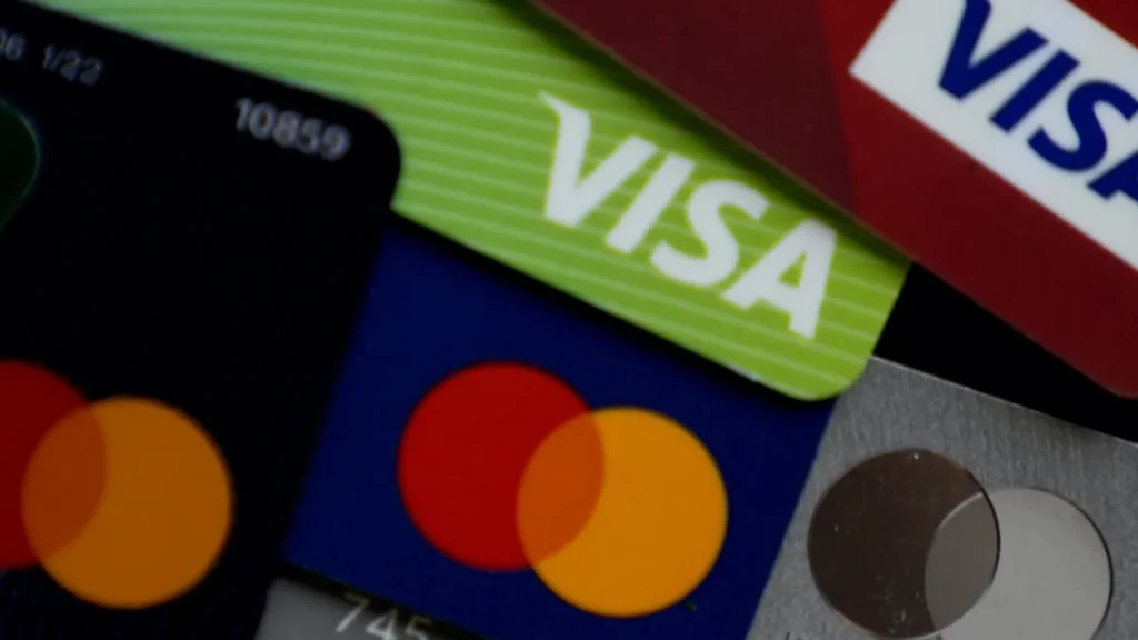 How to avoid credit card late fees now that they’re back