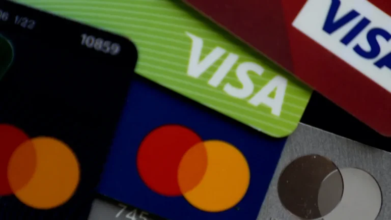 How to avoid credit card late fees now that they’re back