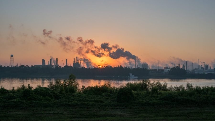 Energy considers 40 percent of its staff nonessential
