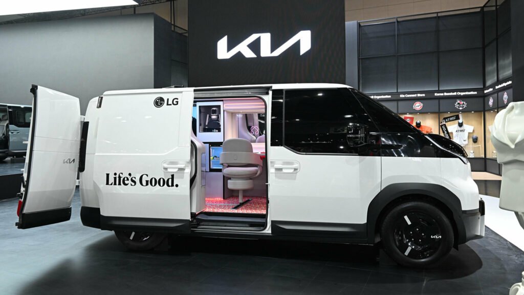 Kia PV5 Spielraum Concepts Embrace Vanlife