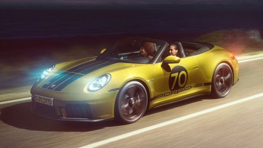 New Porsche 911 Spirit 70 goes back to the phsycadellic 70s with far-out interior