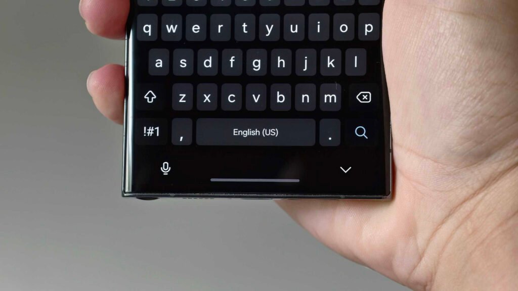 PSA: You can use your power button for voice typing on Galaxy phones