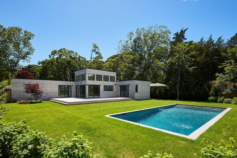 The Prefabricated Shift House Brings Modularity to High-End Design