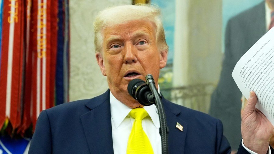 Trump endorses two candidates for Arizona governor