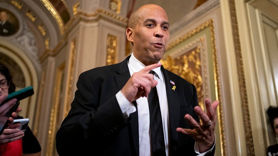 Spotlight turns to Booker as Dems look to fill leadership void