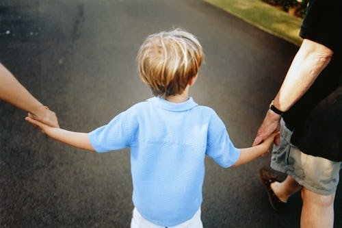 New Study Finds Only Children Are Thriving, Actually