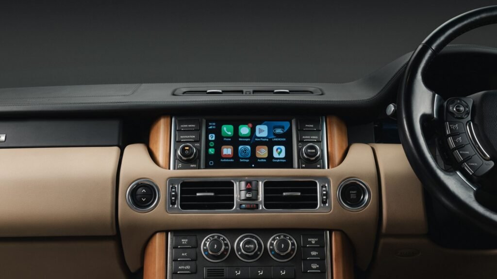 This Land Rover Classic Apple CarPlay Retrofit Makes Us Feel Old