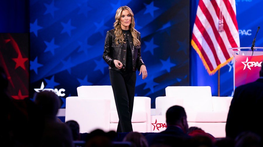 Megyn Kelly hits Noem for ICE agent 'cosplay'