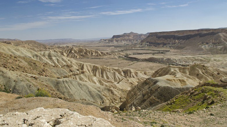 Climate Shifts Drive Episodic Drainage Changes