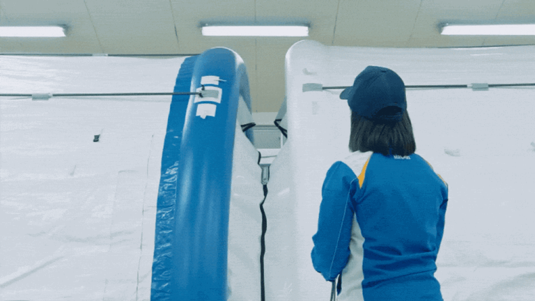 Finally, a zipper that zips itself