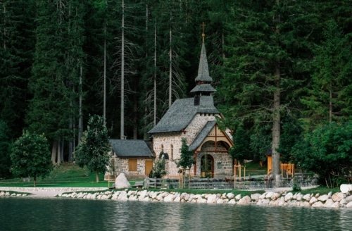 Growing into a Holy Temple – Ephesians 2:20-22