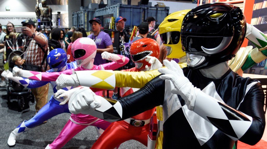 'Power Rangers' actor splits with writer, says casting a 'milestone'