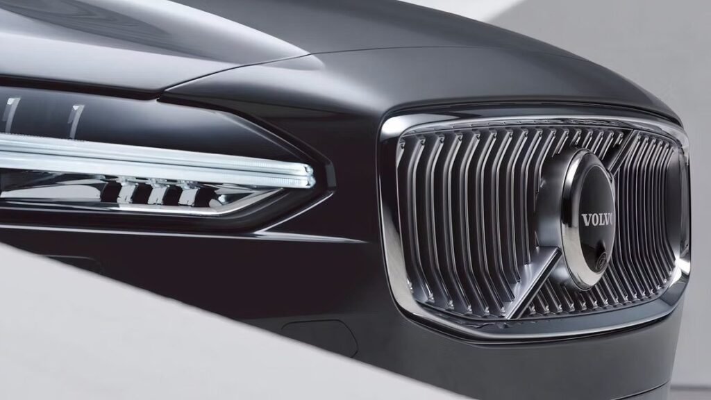 Video: Another Beautiful Sedan Is Buried By Volvo