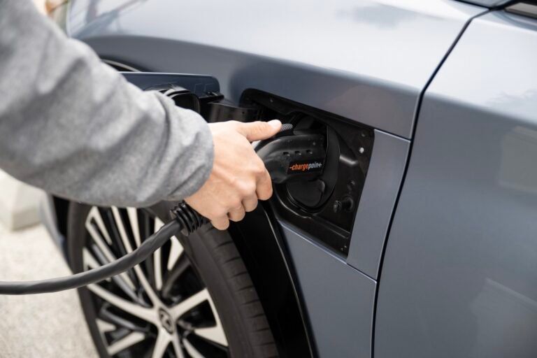 EV Charger Installations Decline Amid Trump Criticism