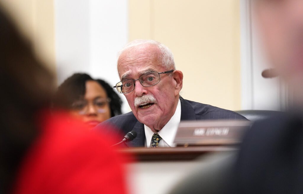 Gerry Connolly backs former chief of staff to fill his Northern Virginia seat