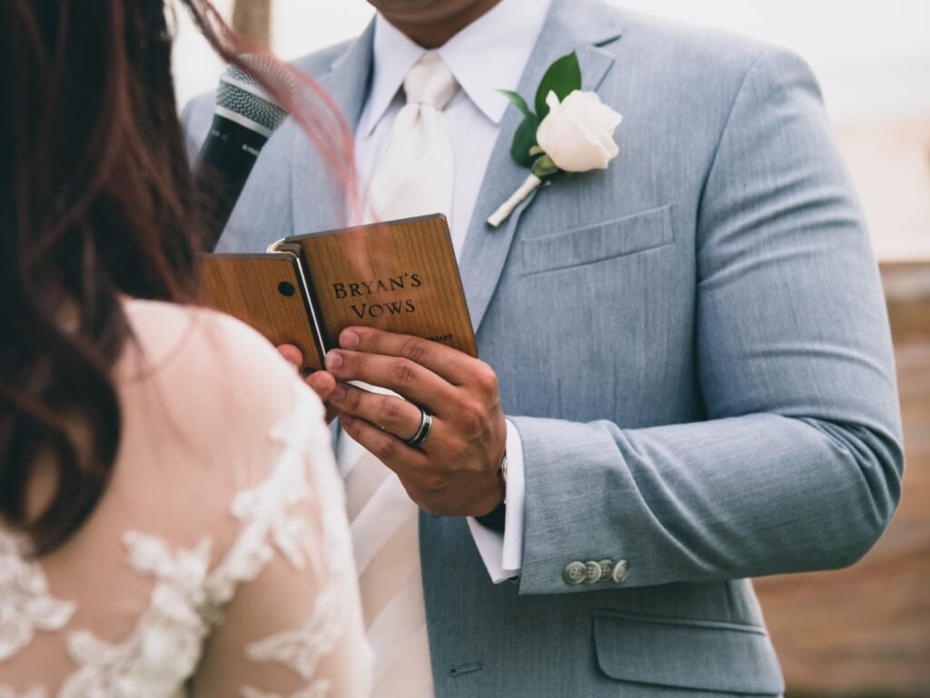 I'm a professional wedding planner. Here's what everyone forgets to do in the 30 days before their wedding.