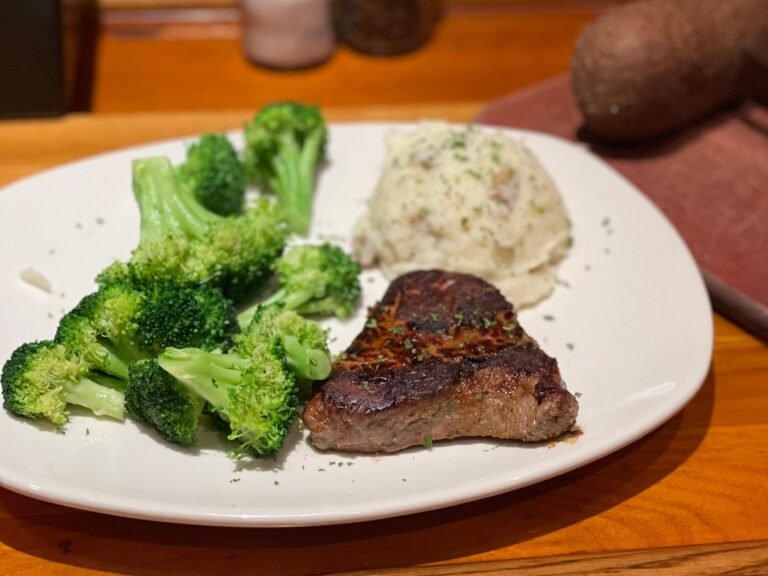 I ordered the cheapest steak meal at Outback, Texas Roadhouse, and LongHorn Steakhouse — there was one clear winner