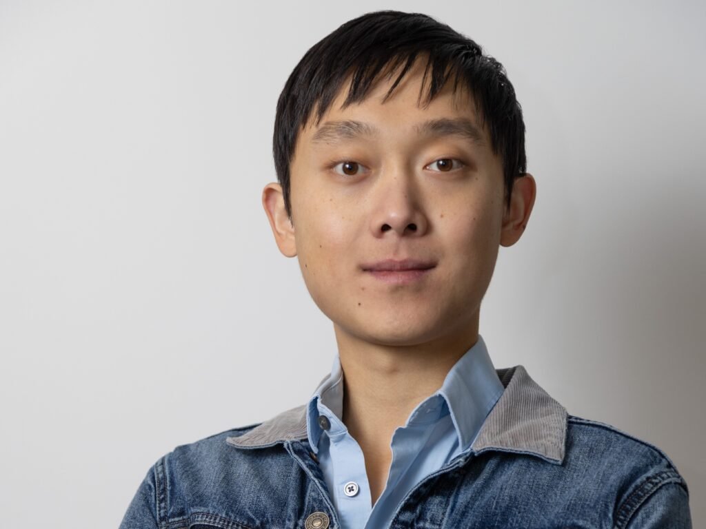 A startup that helps you copy influencers' stock trades just raised $30 million. Read its pitch deck.