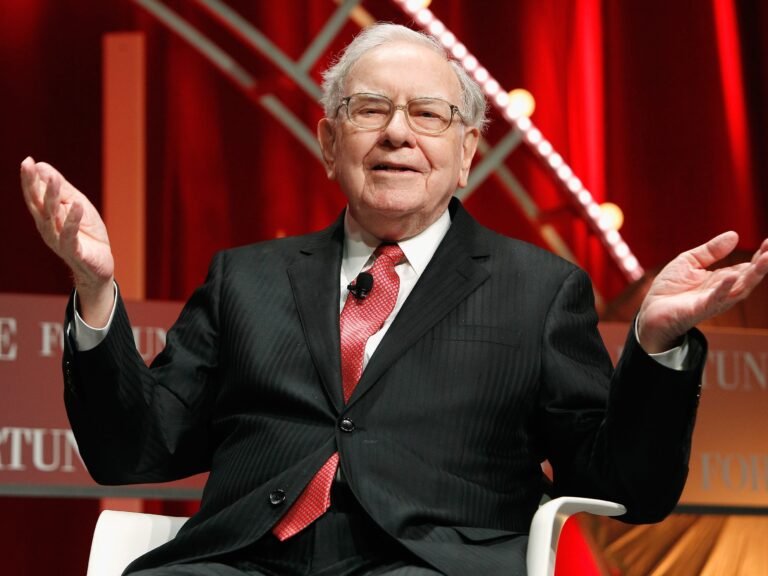 Warren Buffett criticizes tariffs and says trade should not be used as a 'weapon'