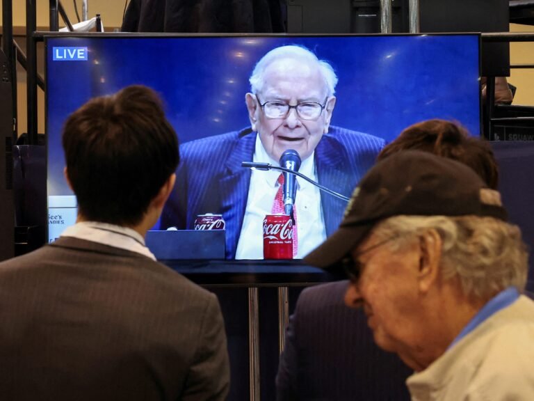 Warren Buffett says US spending is 'unsustainable,' but doesn't envy DOGE and its efforts to fix it
