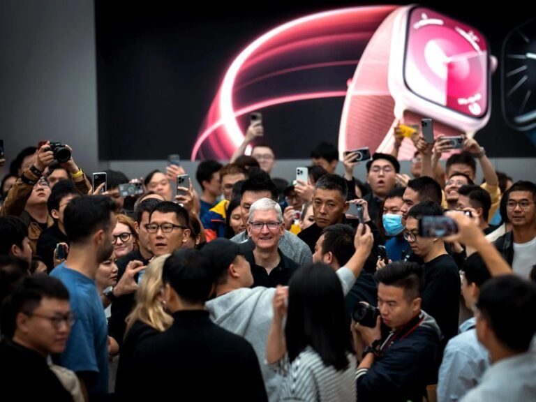 Here's why Apple can't make an iPhone in the US — no matter what Trump says