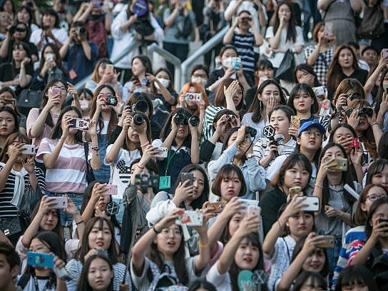 K-pop fans desperate for one perfect photo of their idols are driving a booming rental market for Samsung phones