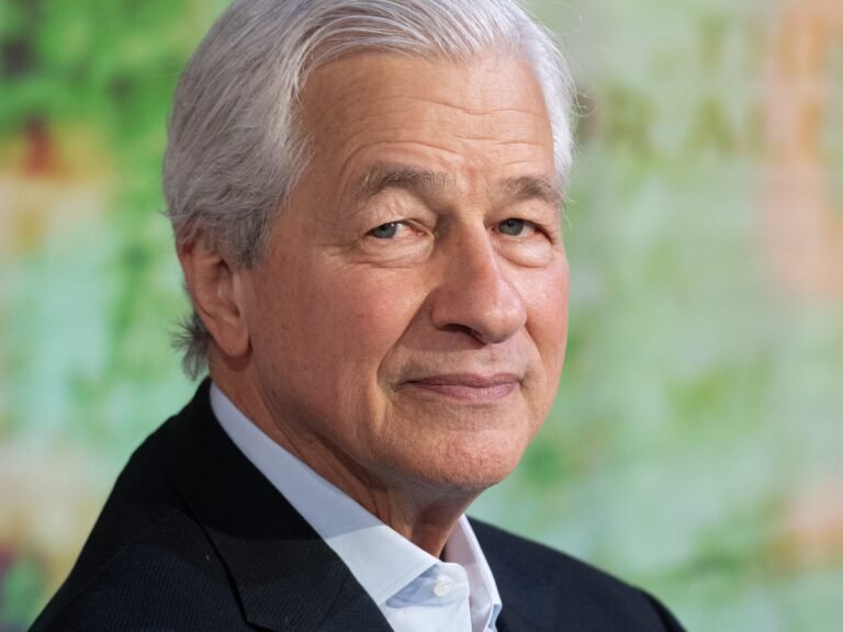 Jamie Dimon opens the door to bitcoin and warns of stagflation in wide-ranging remarks to investors