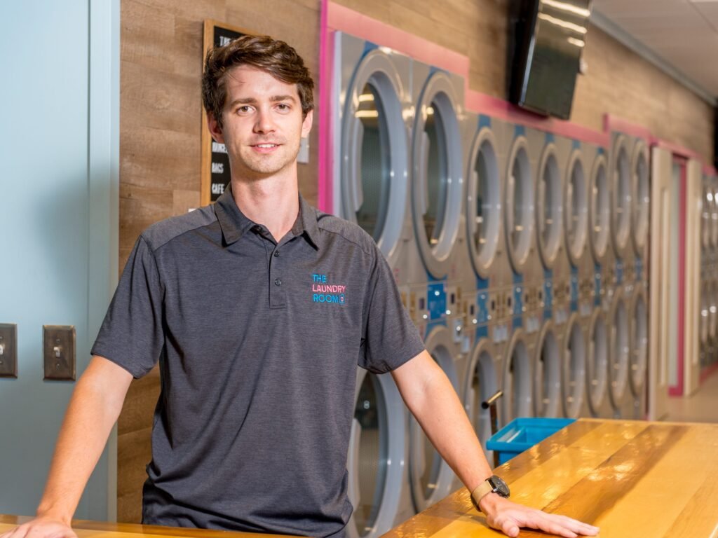 I quit my corporate job to start a laundry business, now worth millions of dollars. 'Cockroach mode' helped me become a successful entrepreneur.