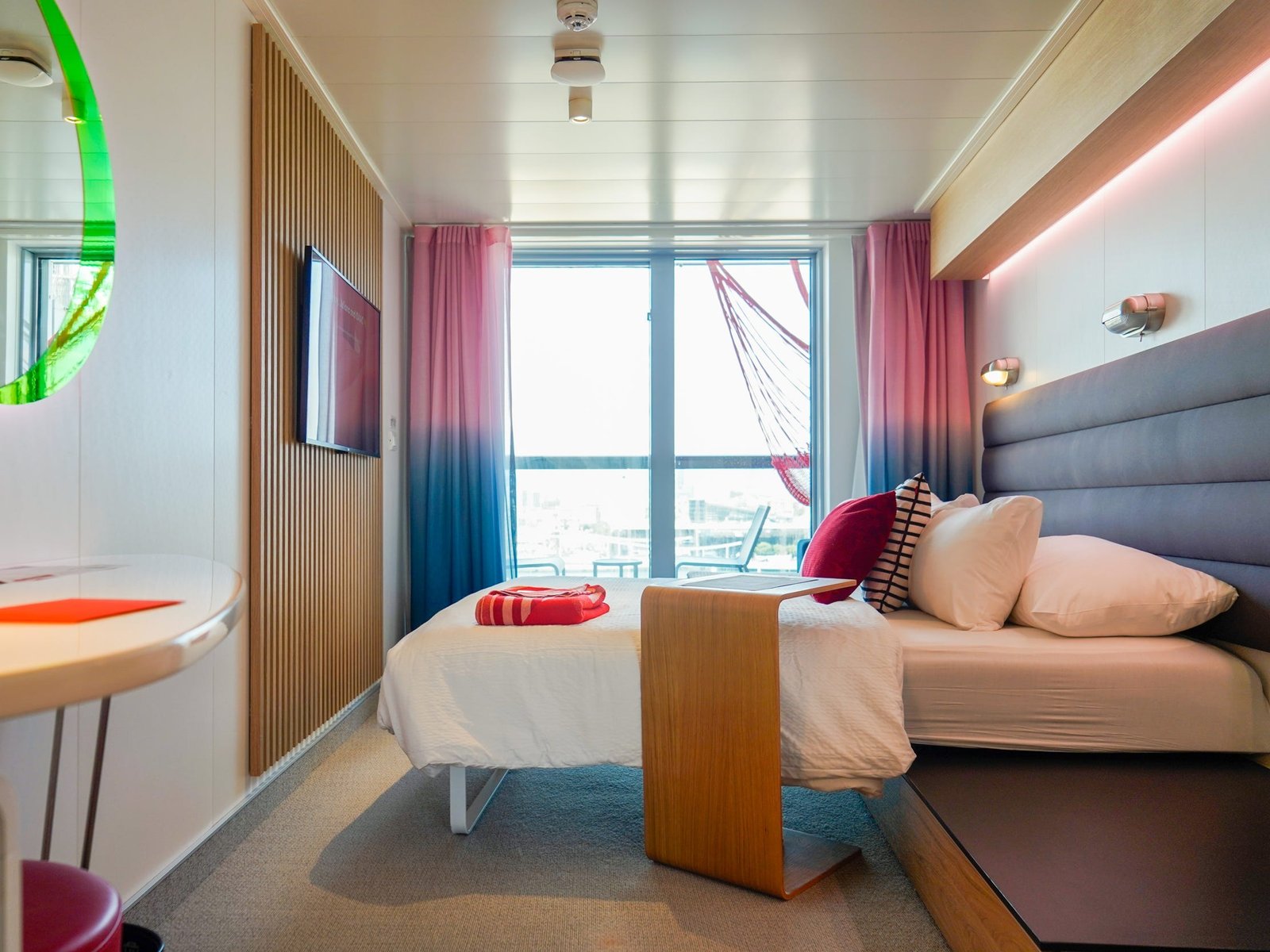 I booked a $5,910 balcony cabin for a 7-day adults-only cruise. The 225-square-foot room screamed luxury.