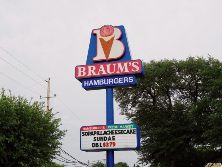 I ate at Braum's, a beloved Southern fast-food chain. Its chicken strips were as good as Chick-fil-A's.
