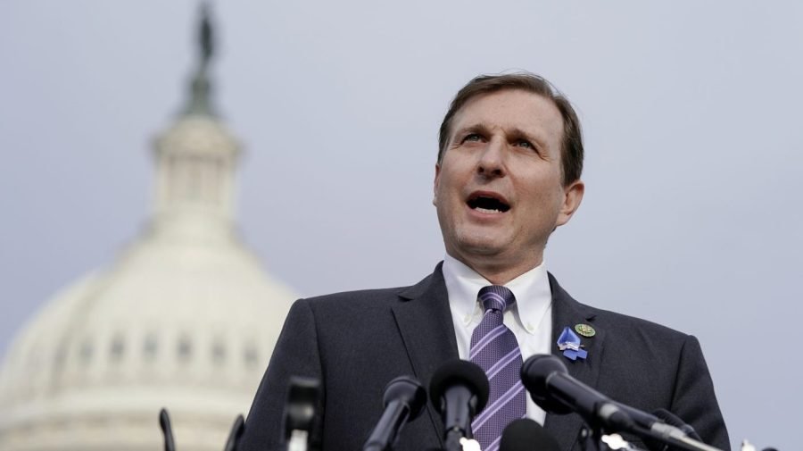 House Democrat: I don't think Trump is 'competent'