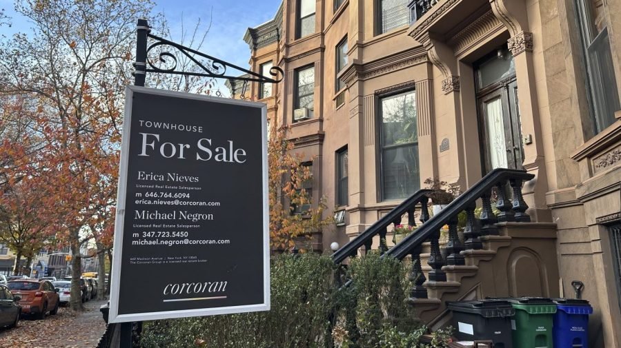Homesellers now outnumber buyers by half a million: Redfin