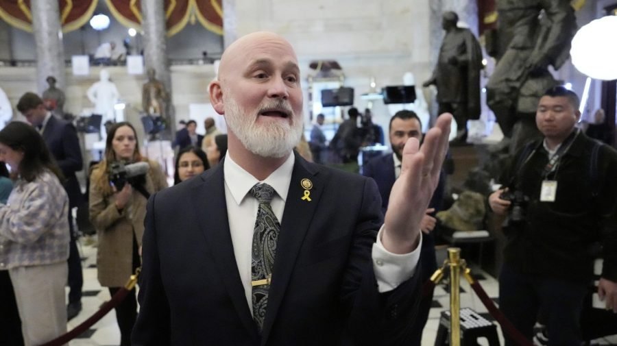 GOP rep missing votes, rescheduling town hall over 'credible threat'