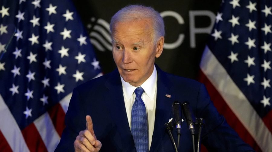 Tapper: Aides said Biden would 'mumble incoherently'
