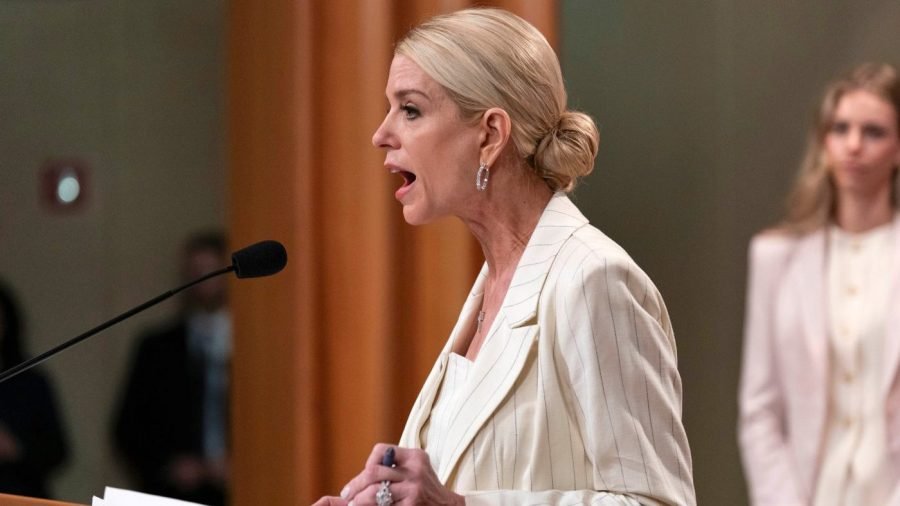 Durbin presses Bondi over greenlighting Qatari jet gift