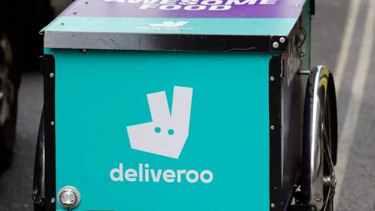 DoorDash agrees to buy Deliveroo for $3.9 billion