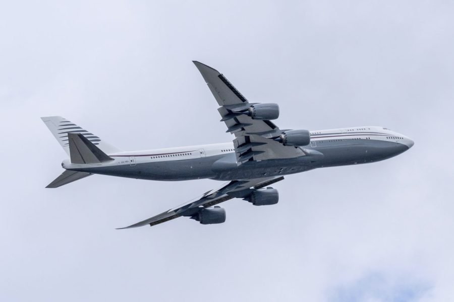 Trump to accept a luxury 747 as a gift from Qatar: Reports