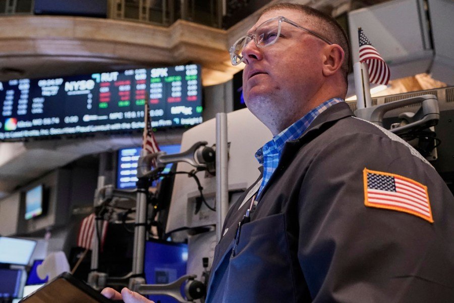 Banning stock trading in Congress is a crucial step toward restoring public trust