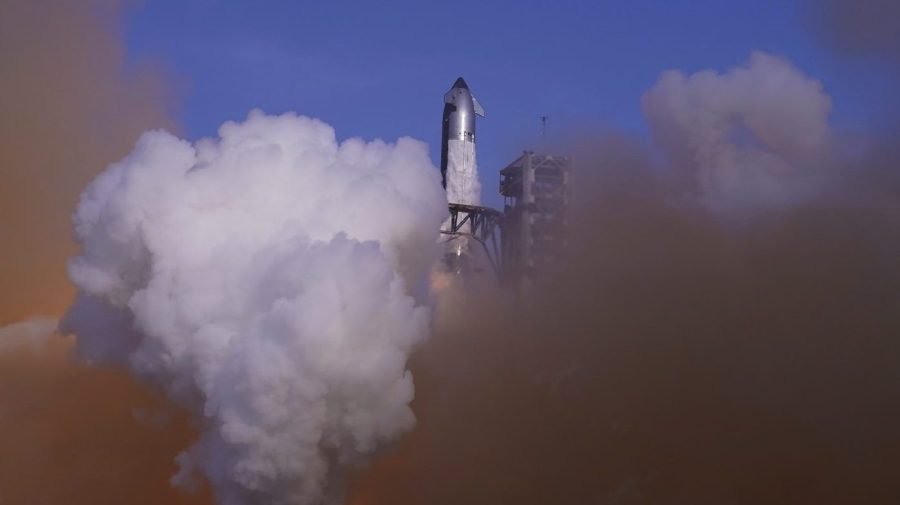 SpaceX Starship spins out of control, breaks up on latest flight