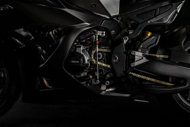 BMW Motorrad Concept RR Breaks Cover at Villa d’Este — And It Means Business