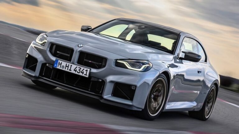 New BMW M2 CS 2025 - pictures