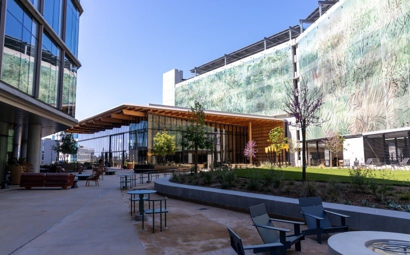 Phase 1 of Sterling Bay Life Sciences Campus Wraps Constrruction