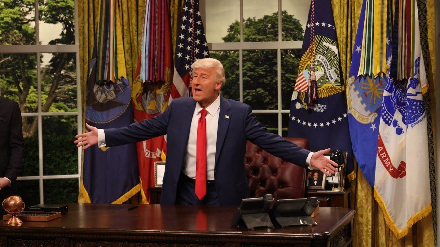 'SNL' roasts Trump's Middle East trip, Qatari jet gift in season finale